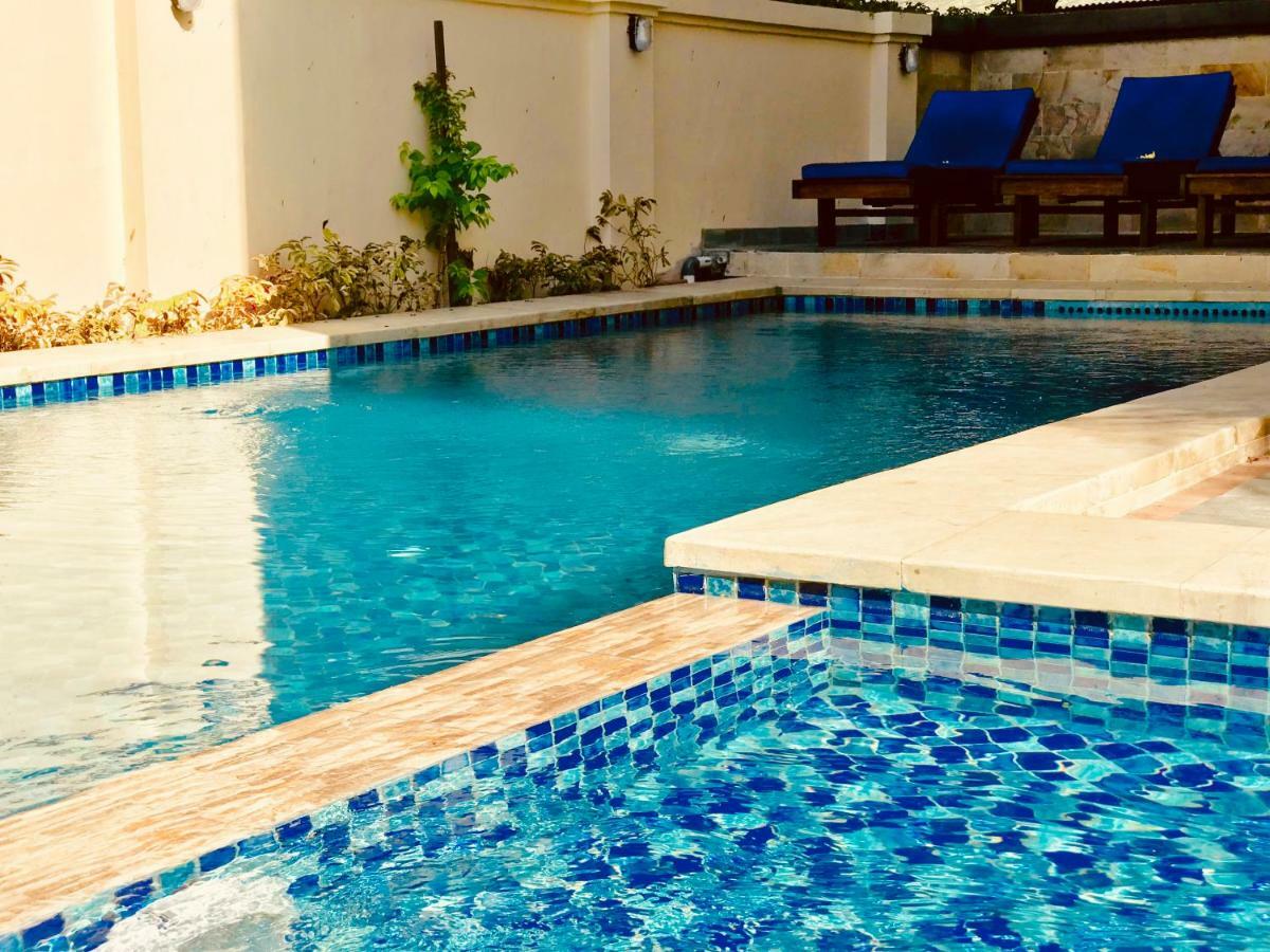Familytel Bali Hotel Kuta Selatan Bagian luar foto