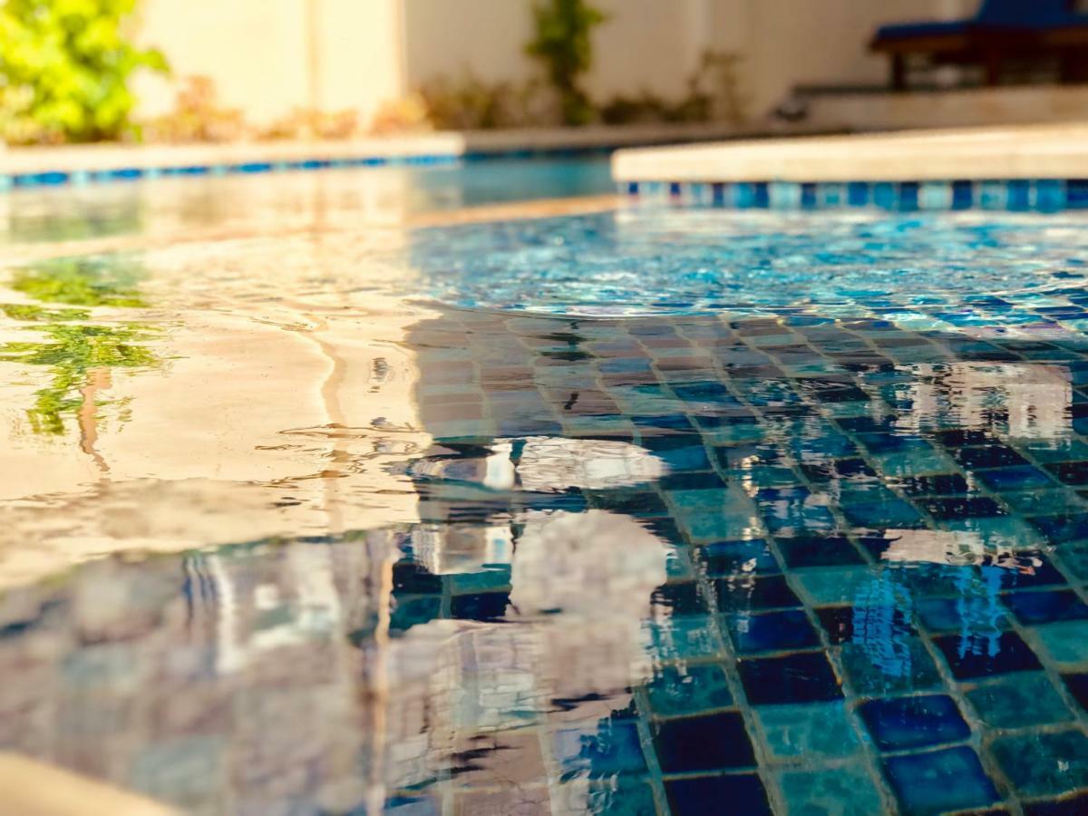 Familytel Bali Hotel Kuta Selatan Bagian luar foto