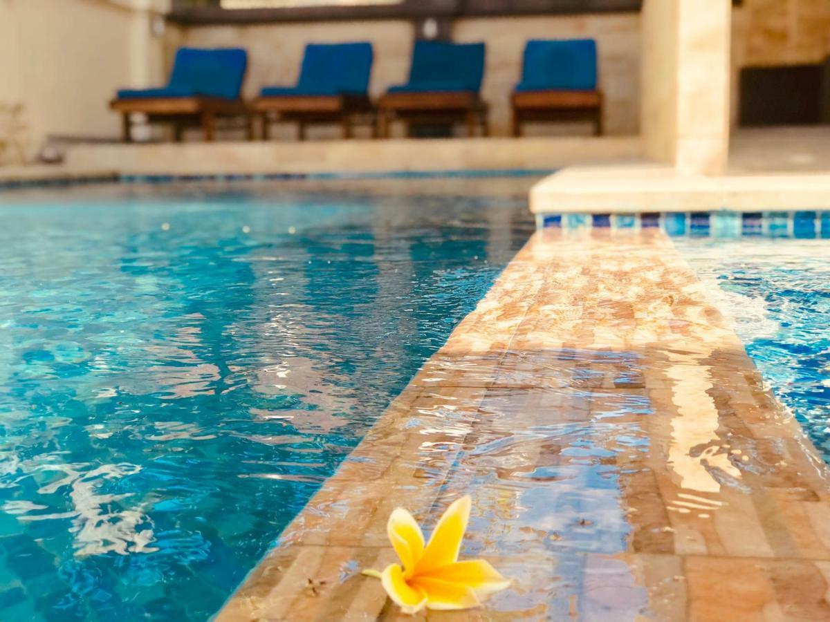 Familytel Bali Hotel Kuta Selatan Bagian luar foto
